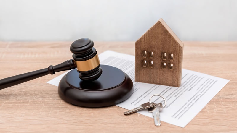 Alertas legales antes de comprar una propiedad en un remate judicial