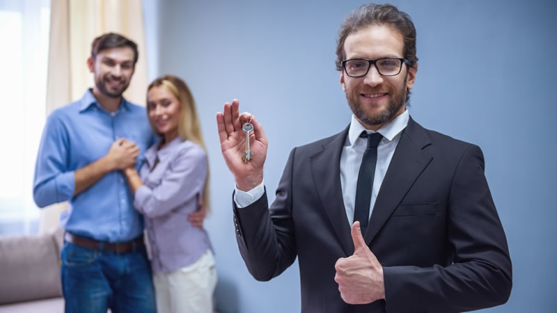 ¿Cuánto gana un corredor de propiedades? Salario promedio y factores que influyen